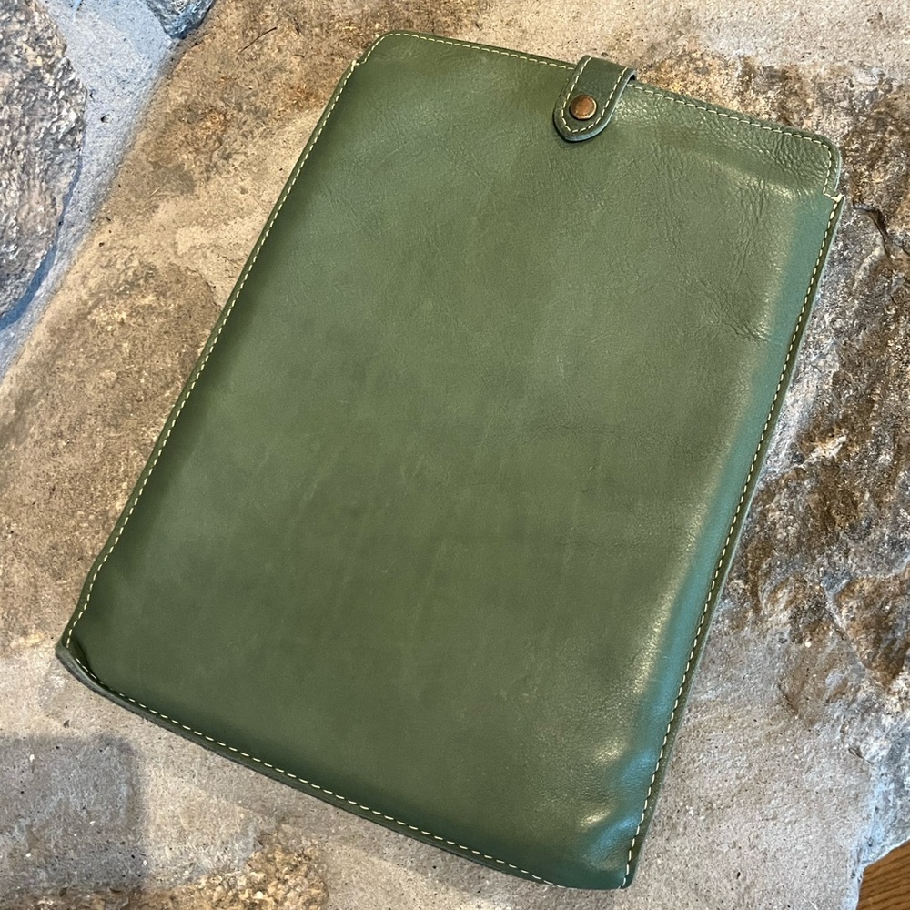 Portland leather: green leather laptop sleeve/case/bag